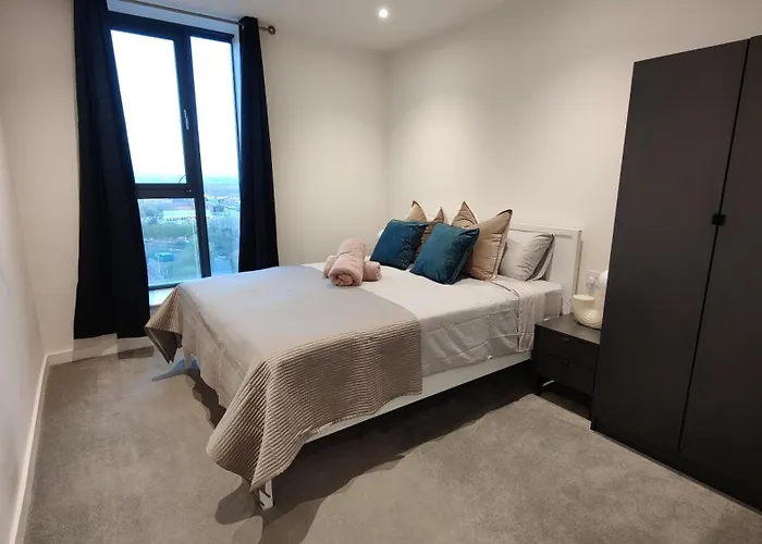 Bee City United Man - Work N Relax 500Mbps Wifi And Netflix - Penthouse-Like City & Waterfront Views